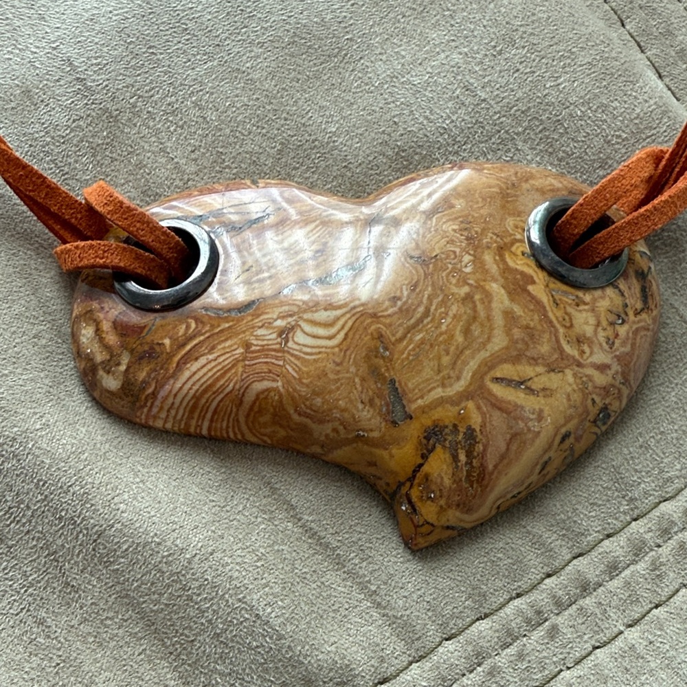 DTR Jay King sterling silver and natural jasper heart necklace on a leather cord - Picture 3 of 5